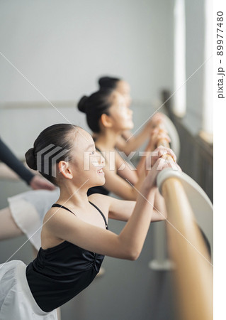 バレエ教室 女の子 89977480