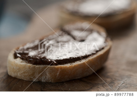 Toasted ciabatta with chocolate hazelnut spread 89977788