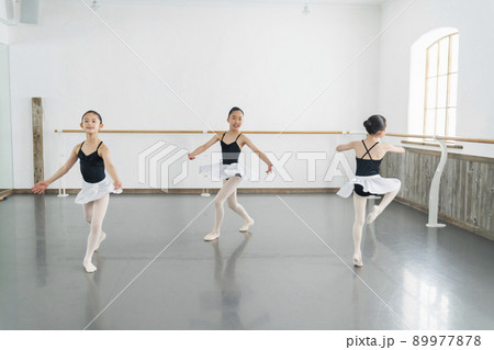 バレエ教室 女の子 89977878