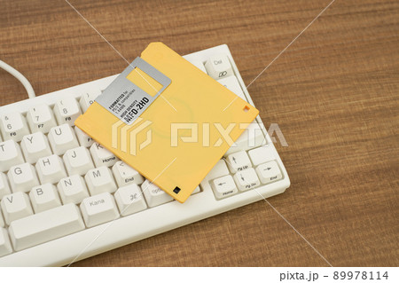 フロッピーディスクとキーボード フロッピーディスクとキーボード 89978114