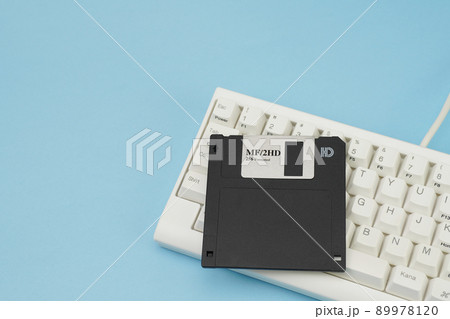 フロッピーディスクとキーボード フロッピーディスクとキーボード 89978120