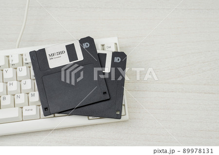 フロッピーディスクとキーボード フロッピーディスクとキーボード 89978131