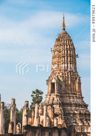 Wat Phra Sri Rattana Mahathat Rajaworaviharn temple and buddha in Si Satchanalai historical park 89979623