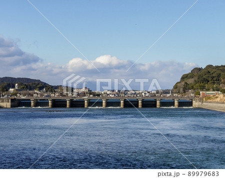 滋賀県大津市　琵琶湖の水の出口　南郷洗堰 89979683