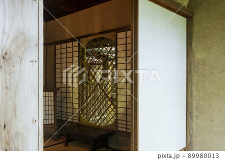 京都 祇王寺 吉野窓(2022年 新緑の季節) 京都 祇王寺 吉野窓(2022年 新緑の季節) 89980013
