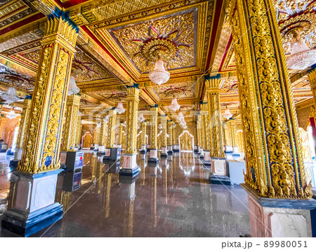 Wat Chantaram and Wat Tha Sung temple, Crystal Sanctuary 100 m long, in Uthai Thani, Thailand Wat Chantaram and Wat Tha Sung temple, Crystal Sanctuary 100 m long, in Uthai Thani, Thailand 89980051