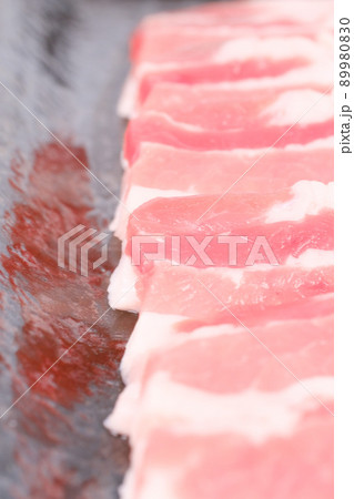豚肉 カルビ 一人前 黒皿 豚肉 カルビ 一人前 黒皿 89980830