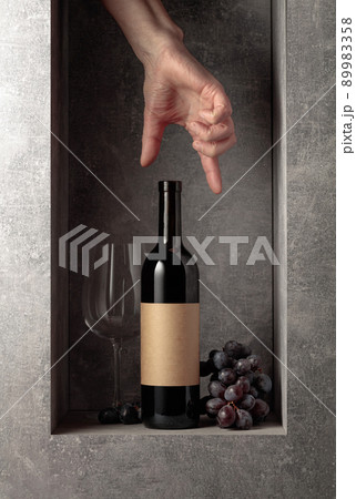 Red wine with blue grapes. 89983358
