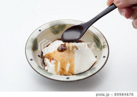 ジーマーミ豆腐黒蜜がけ 89984876