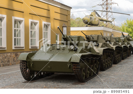 市街地のソ連軍T-60軽戦車（1941年型） 89985491