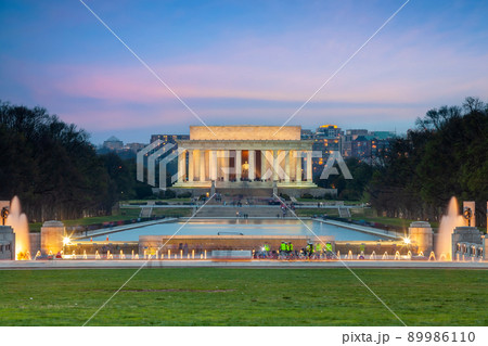 Abraham Lincoln Memorial  in  Washington DC, United States 89986110