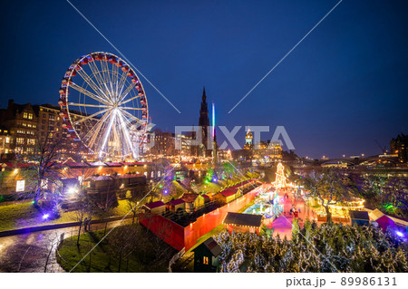 Old town Edinburgh 89986131