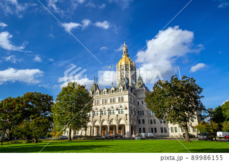 Connecticut State Capitol in downtown Hartford, Connecticut,  USA 89986155