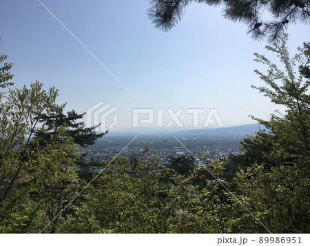 村山虚空蔵院から見る山形盆地 89986951