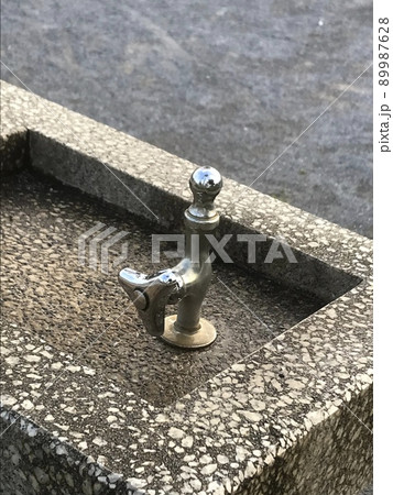 公園の水道 公園の水道 89987628