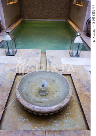 歴史的なモロッコの街マラケッシュの建物、リヤド 89988947