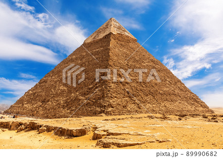 The Great Khafre Pyramid famous Wonder of the World, Egypt, Giza The Great Khafre Pyramid famous Wonder of the World, Egypt, Giza 89990682