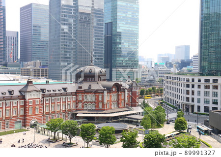 東京駅丸の内口とJPタワー(旧東京中央郵便局舎一部保存)東京中央郵便局 東京都千代田区丸の内 東京駅丸の内口とJPタワー(旧東京中央郵便局舎一部保存)東京中央郵便局 東京都千代田区丸の内 89991327