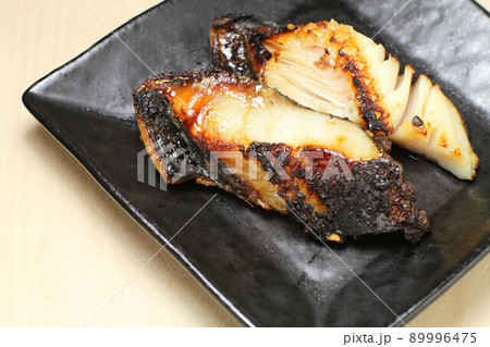 こんがり焼けた銀鱈の塩麹焼き こんがり焼けた銀鱈の塩麹焼き 89996475
