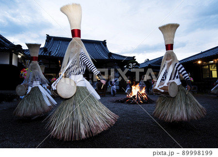 かんこ踊り　盆踊り　念仏踊り　豊年踊り　お盆の行事祭り　無形民族文化財　盆供養 89998199