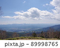 山の上から眺める伊那谷と南アルプス 89998765