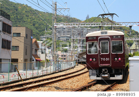 阪急電車箕面駅付近 89998935