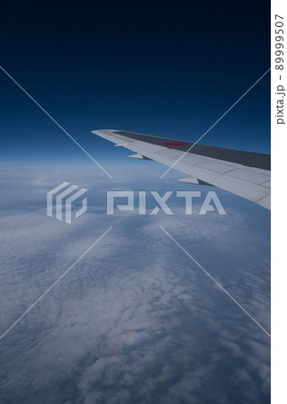 飛行機と羊雲 89999507
