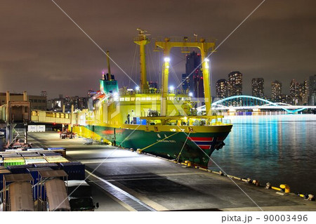 島の暮らしを支える貨客船 『橘丸』 90003496