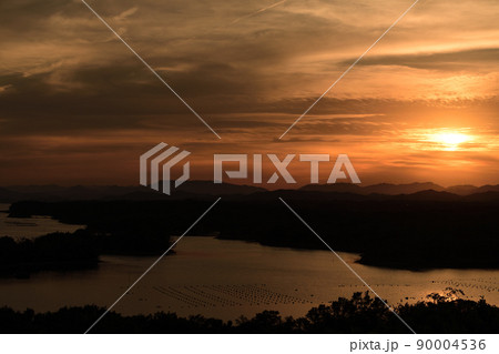 ともやま公園からの夕日 90004536