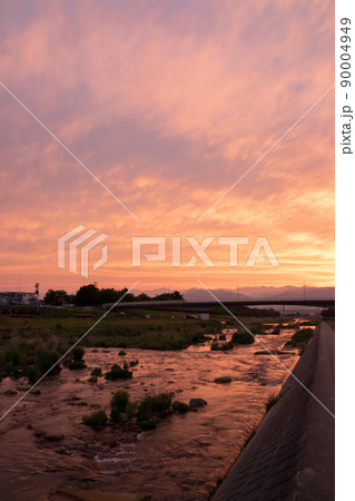 夕暮れの北信濃 須坂市の河川敷 夕暮れの北信濃 須坂市の河川敷 90004949