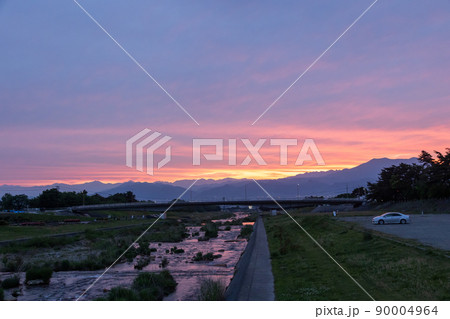夕暮れの北信濃 須坂市の河川敷 夕暮れの北信濃 須坂市の河川敷 90004964