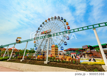 東京 荒川区 リニューアルした あらかわ遊園 のりもの広場の観覧車 東京 荒川区 リニューアルした あらかわ遊園 のりもの広場の観覧車 90005366