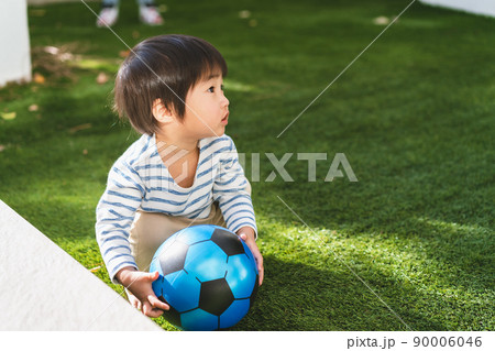 生後10ヶ月のボール遊び 生後10ヶ月のボール遊び 90006046