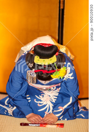 日本、京都の舞妓さんのおもてなし 日本、京都の舞妓さんのおもてなし 90010930