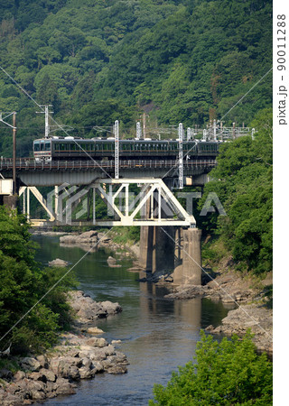 第四大和川橋梁を行く207系電車 第四大和川橋梁を行く207系電車 90011288