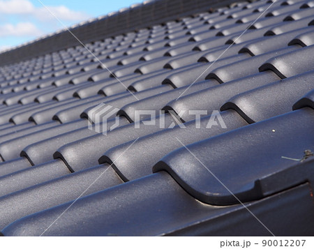 日本家屋の瓦屋根 90012207