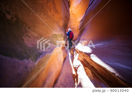 Slot canyon 90013040
