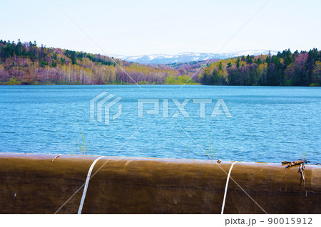 春の忠烈布湖　北海道 90015912