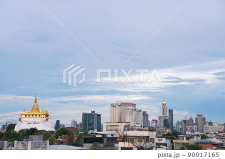 タイ・バンコク都内の寺院「ワット・サケット（黄金の丘） 90017165