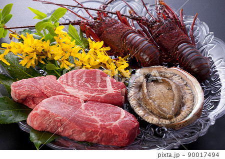 伊勢エビと牛肉とアワビ 90017494