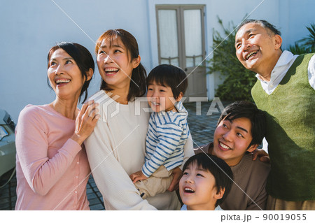 三世代家族 90019055