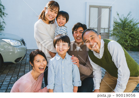 三世代家族 90019056