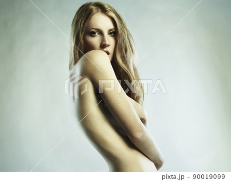 Fashion photo of beautiful nude woman Fashion photo of beautiful nude woman 90019099