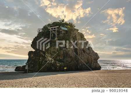 島根県出雲市　国引き神話の舞台　稲佐の浜 90019348