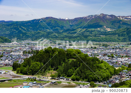 越前大野市 天空の城 犬山から越前大野城の絶景 背後には白山 越前大野市 天空の城 犬山から越前大野城の絶景 背後には白山 90020873