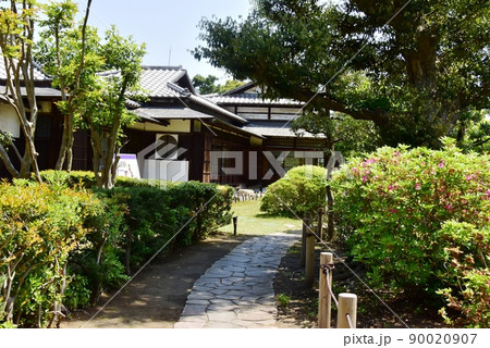 大磯町 明治記念大磯邸園散策路と邸宅と庭園の新緑 大磯町 明治記念大磯邸園散策路と邸宅と庭園の新緑 90020907