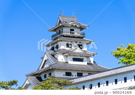 《愛媛県》新緑の季節、晴天の今治城(今治城跡)_今治市通町 《愛媛県》新緑の季節、晴天の今治城(今治城跡)_今治市通町 90024169