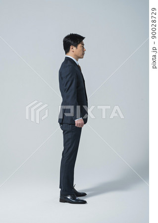 60代ビジネスマン 全身 90028729