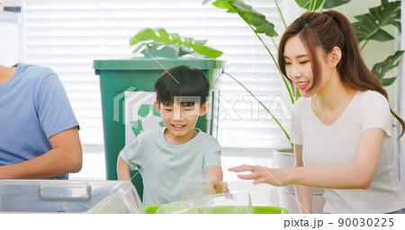 family recycle trash education family recycle trash education 90030225