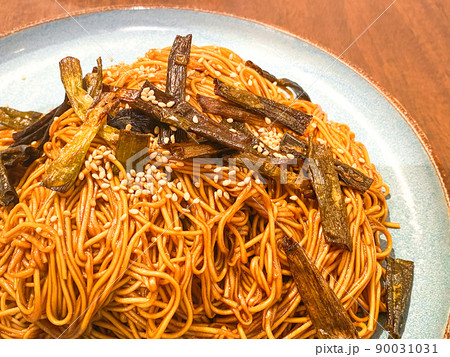 中国上海料理・葱油拌麺（ねぎ油まぜそば） 90031031